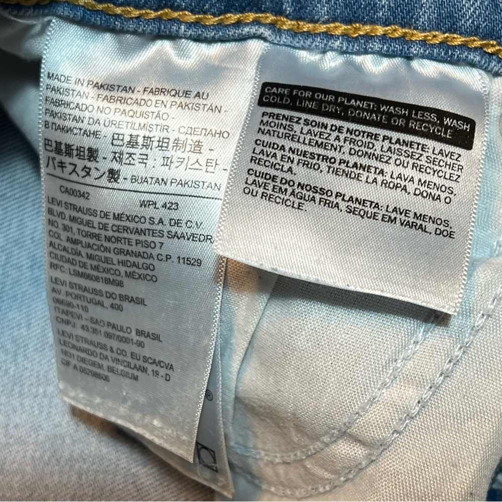 Levis Wedgie Skinny Distressed Jeans Size 28 Button Fly - Picture 3 of 7